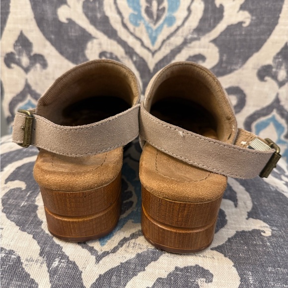 White Mountain Suede Clogs Women’s 8 - Picture 6 of 7